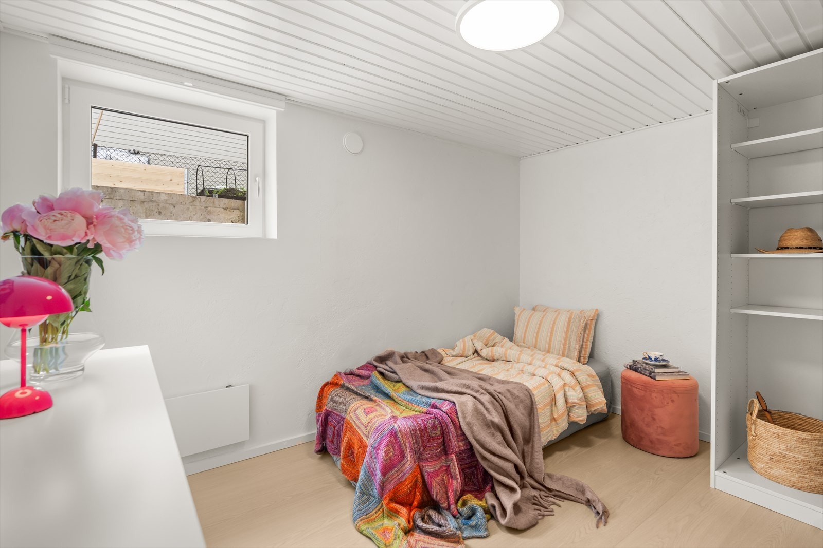 Romslig soverom med flere bruksmuligheter. Galleribilde
