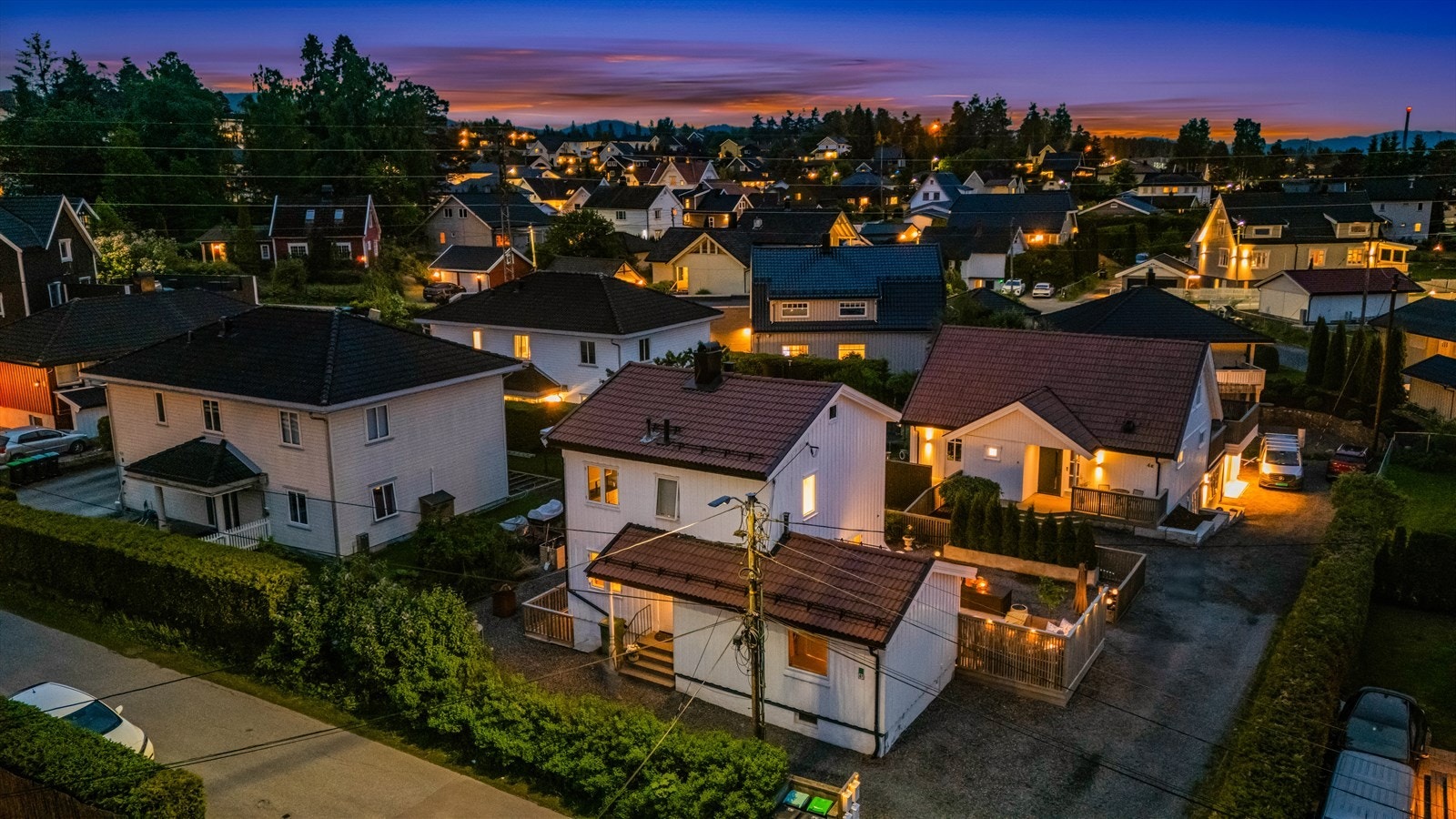 Eiendommen har en attraktiv beliggenhet på Strømmen, med gangavstand til Storsenter og et bredt servicetilbud. Galleribilde