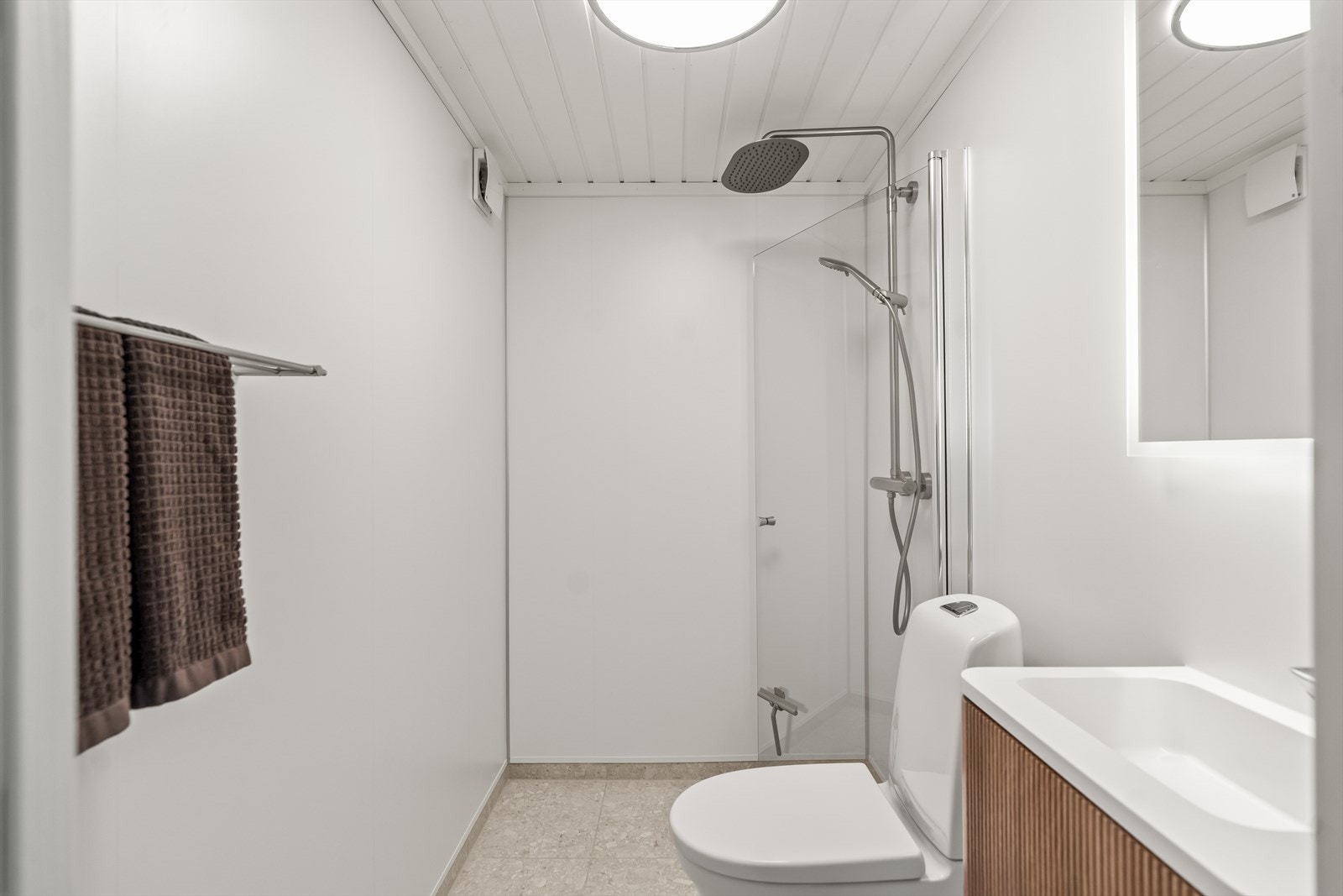 Delikat og moderne bad etablert i 2025. Galleribilde