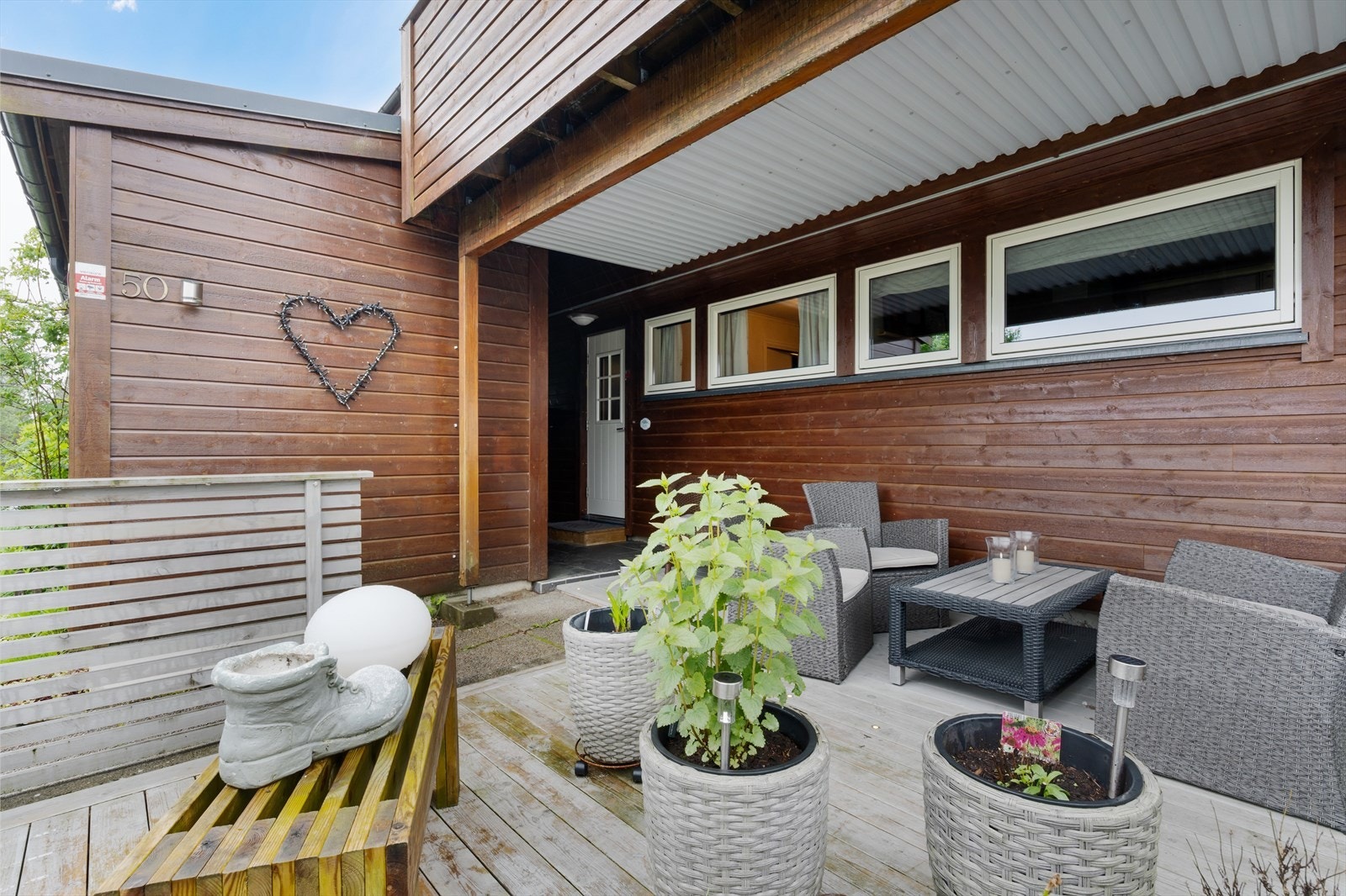 17 kvm. terrasse og bod på 5 kvm. ved inngangspartiet Galleribilde