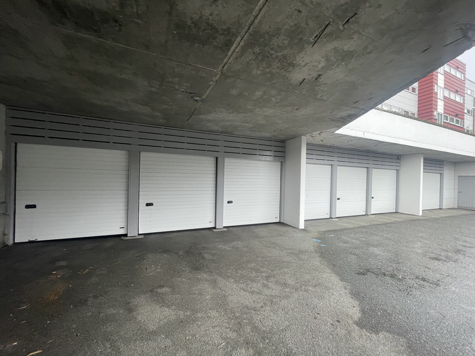 Garasjeplass Galleribilde
