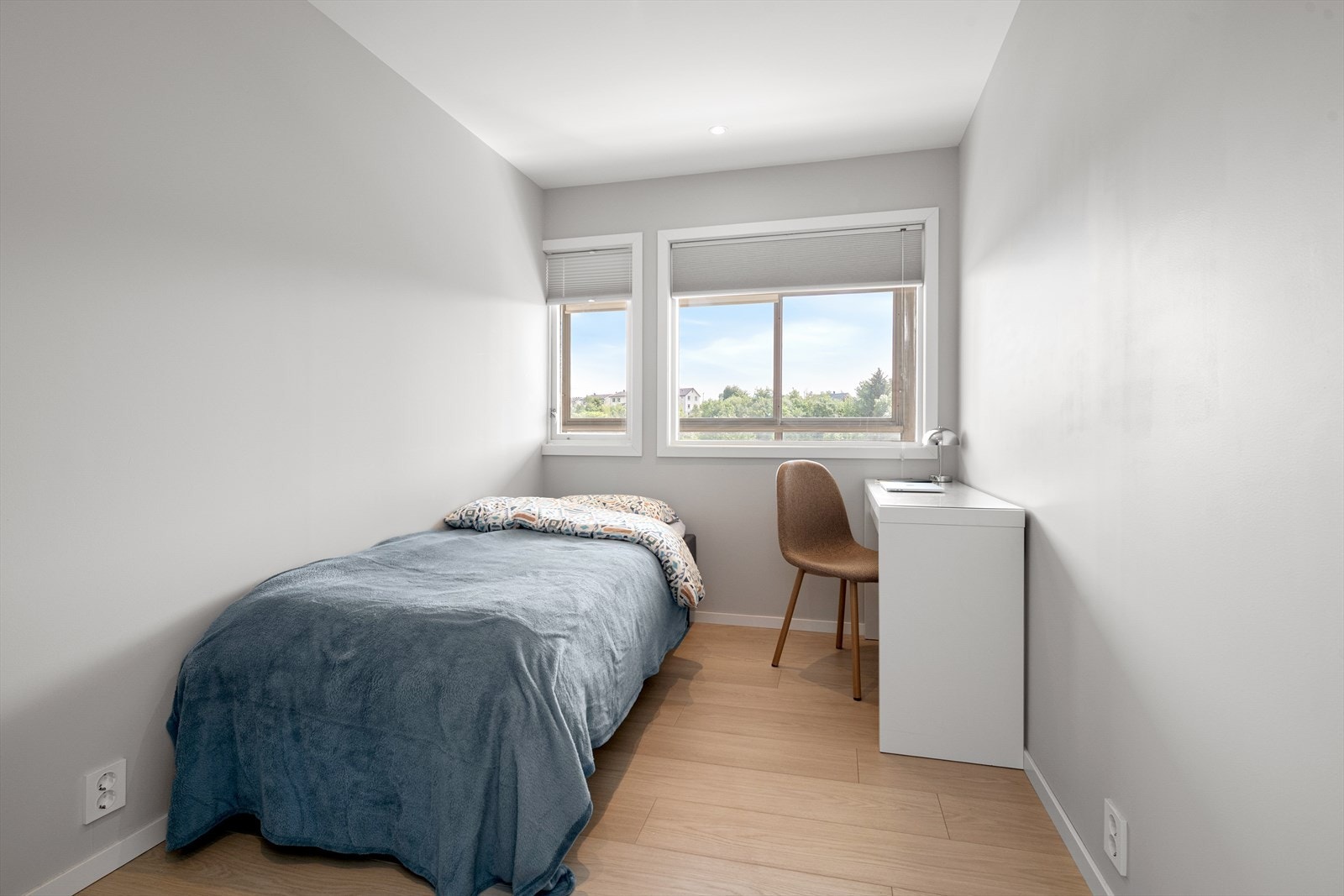Soverom 2 har også god størrelse, med plass til seng, garderobe og arbeidsplass. Galleribilde