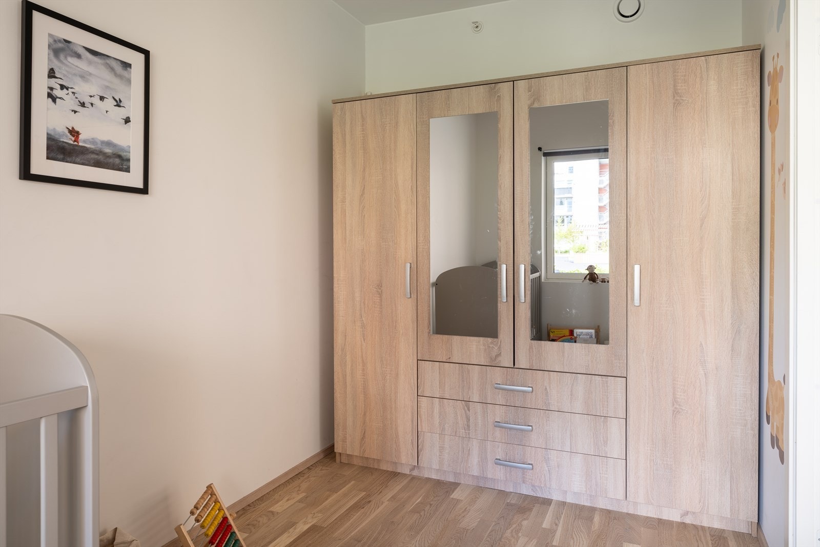 Garderobe medfølger. Galleribilde