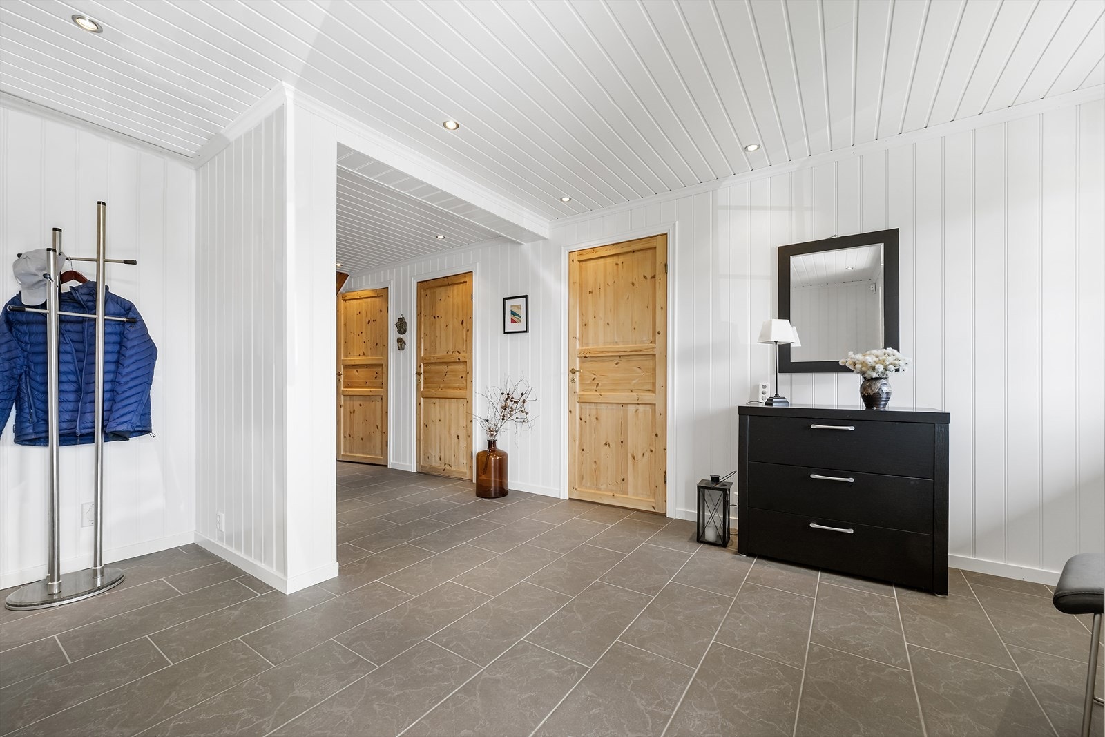 Hall/vindfang i u-etg. Galleribilde