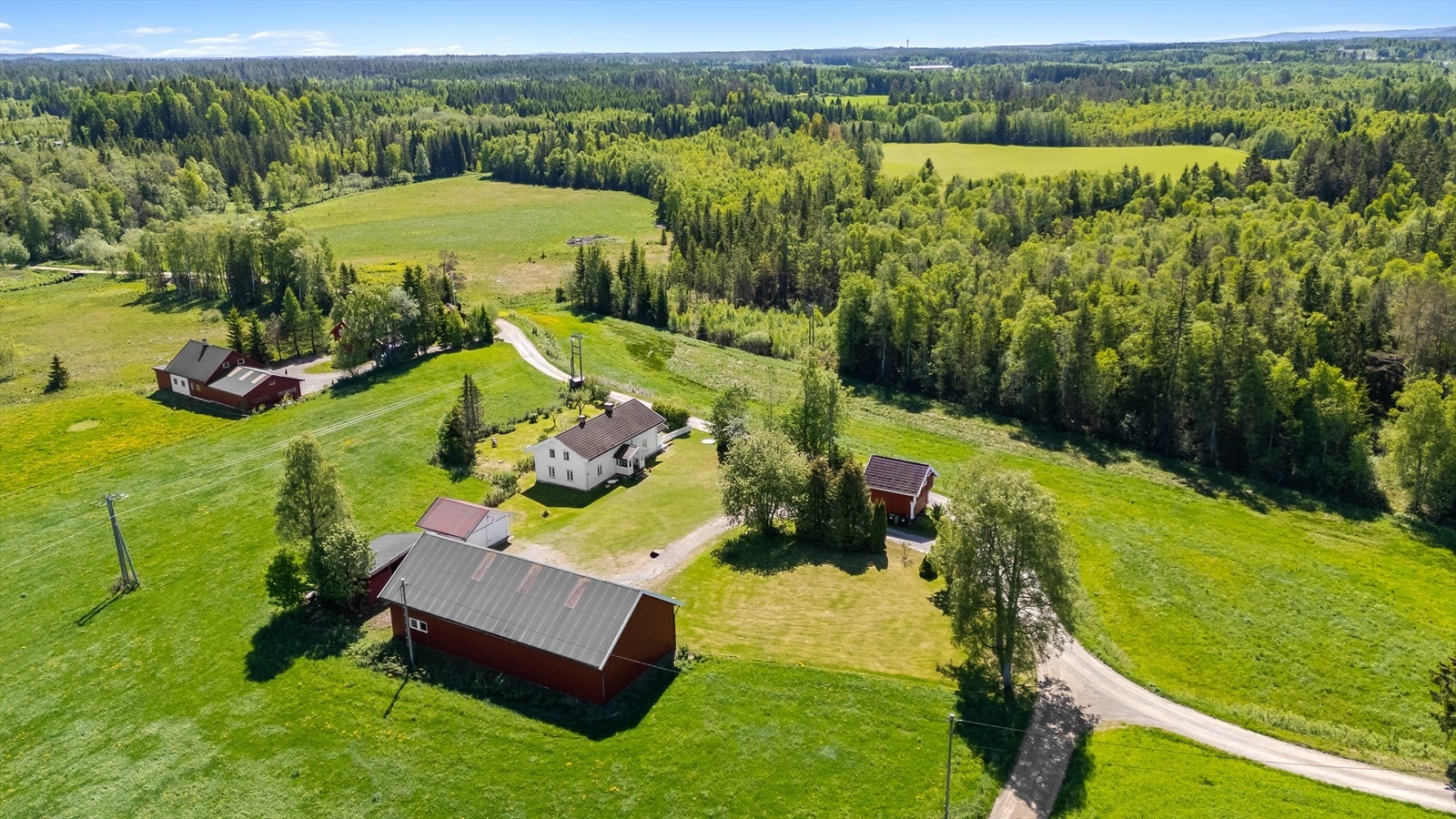 Eiendommen har privat avløp med et minirenseanlegg etablert i 2018. Galleribilde