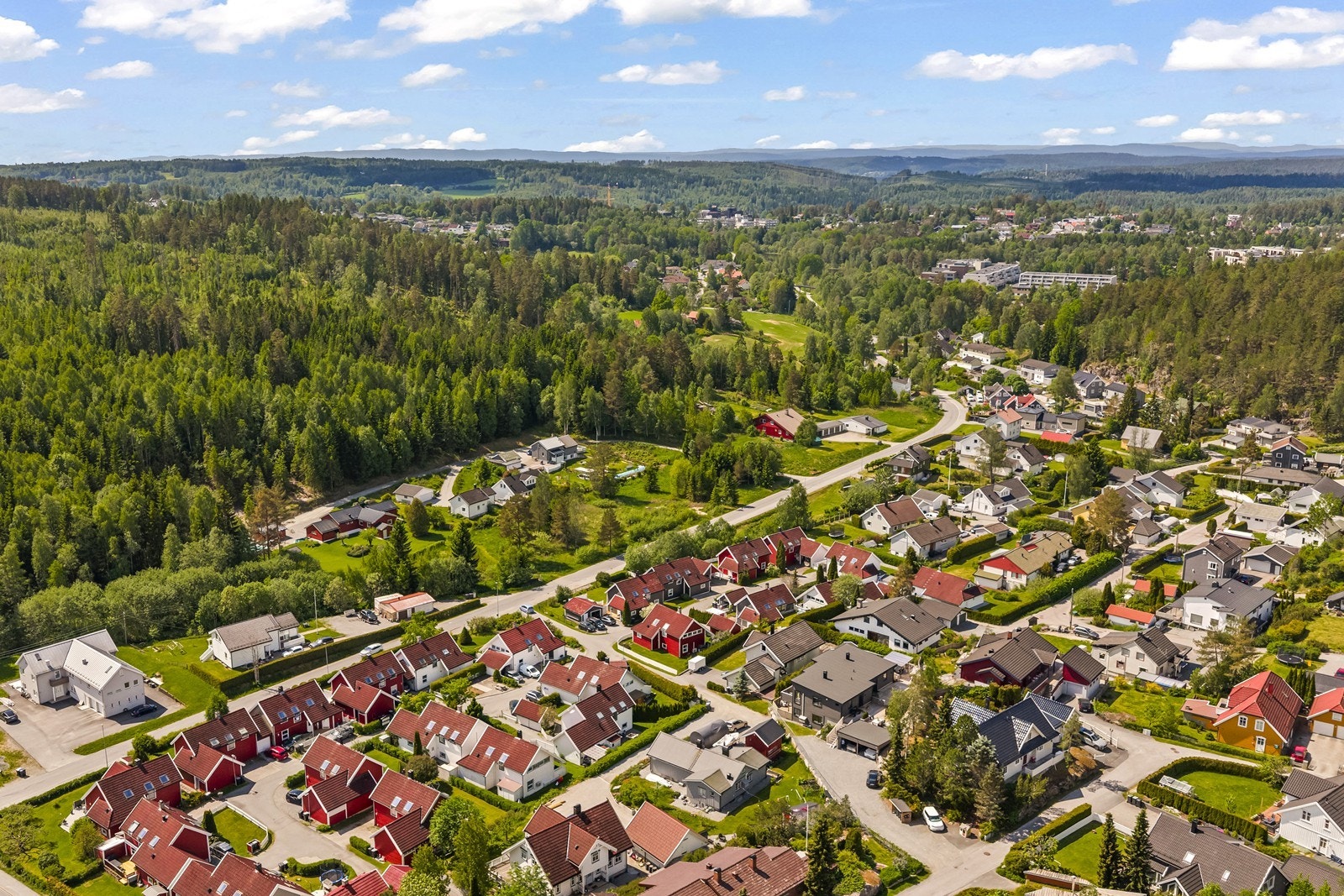 Det er gode kollektivforbindelser med buss og tog, med ca. 11 minutter til Oslo S. Galleribilde