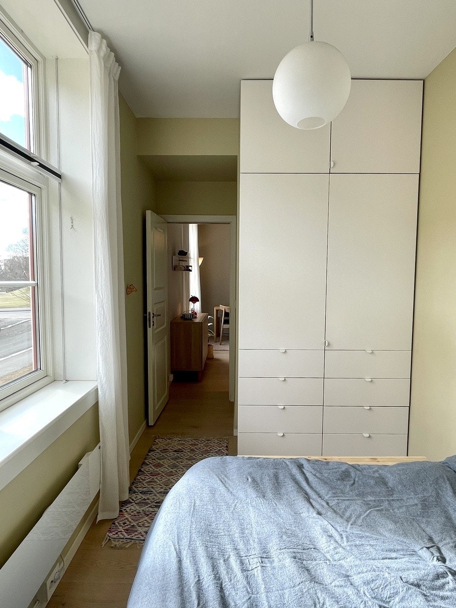 Plassbygd garderobe på soverom Galleribilde