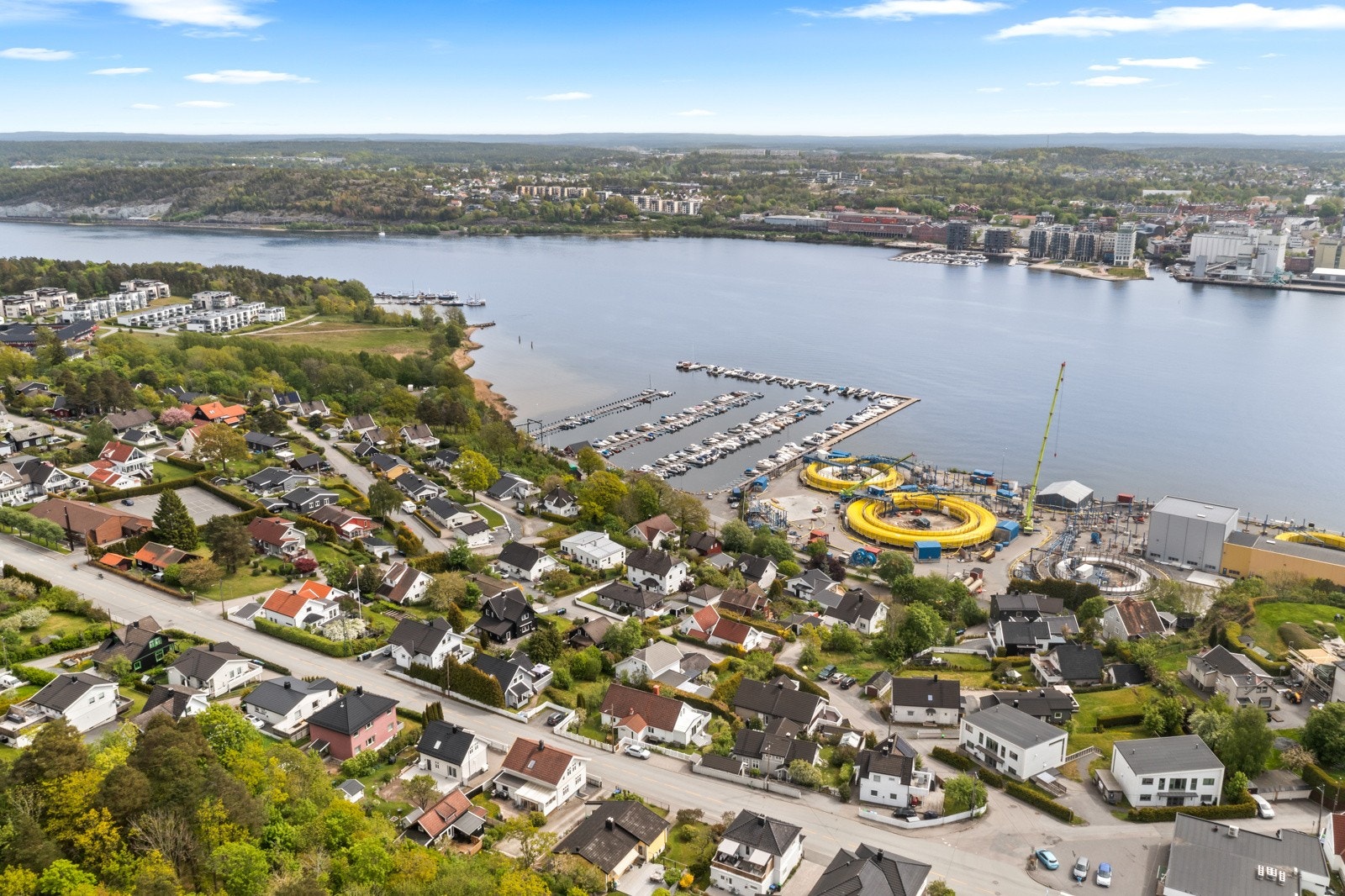 Flott beliggenhet på attraktive Jeløy med nærhet til sjøen, småbåthavn og flotte rekreasjonsområder. Galleribilde