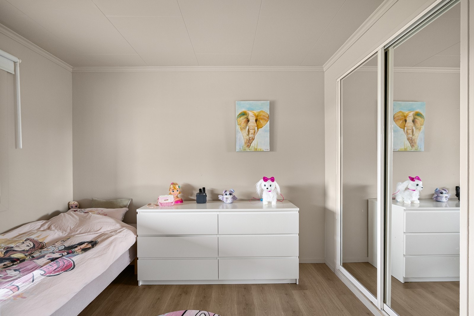 1. etg: Soverom 3 Galleribilde