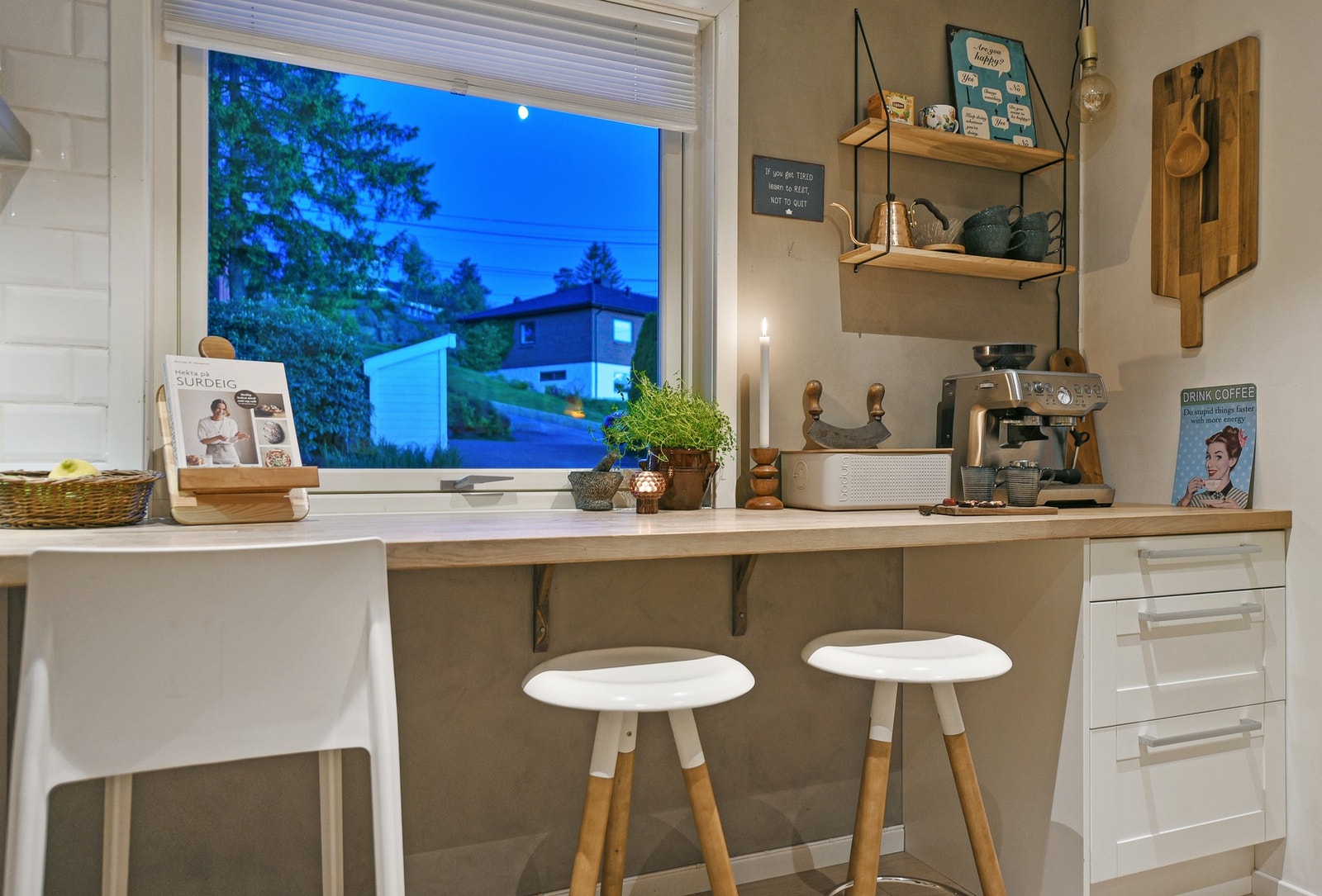 Spiseplass ved benken Galleribilde