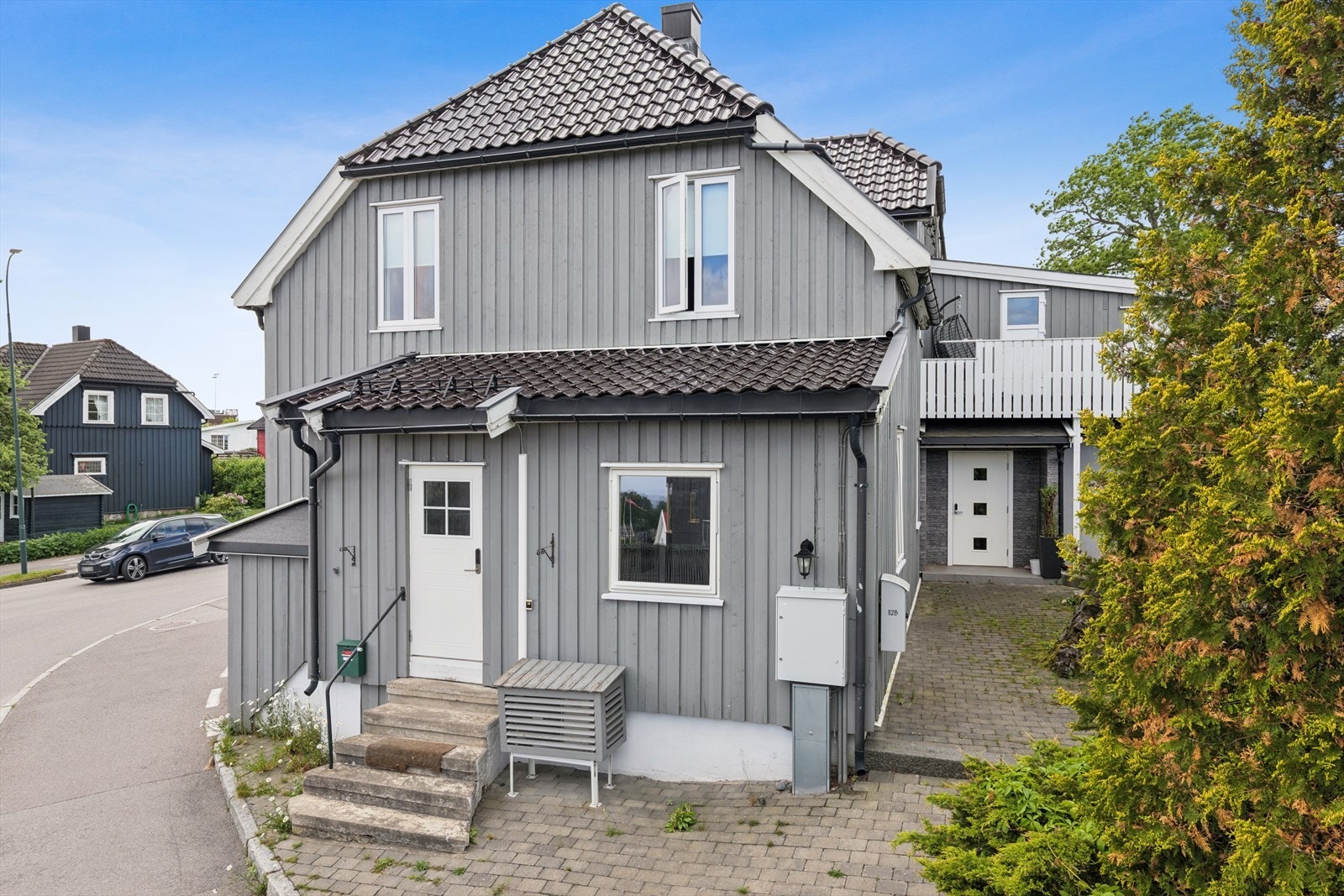 Leiligheten med egen inngang i første etasje Galleribilde