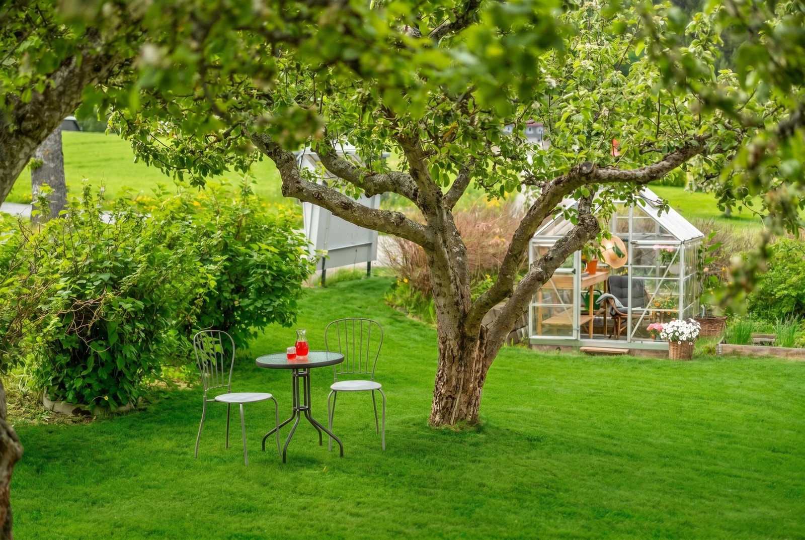 Her får man en stort og skjermet hage som gir perfekt tumleplass for barnefamilien. Galleribilde