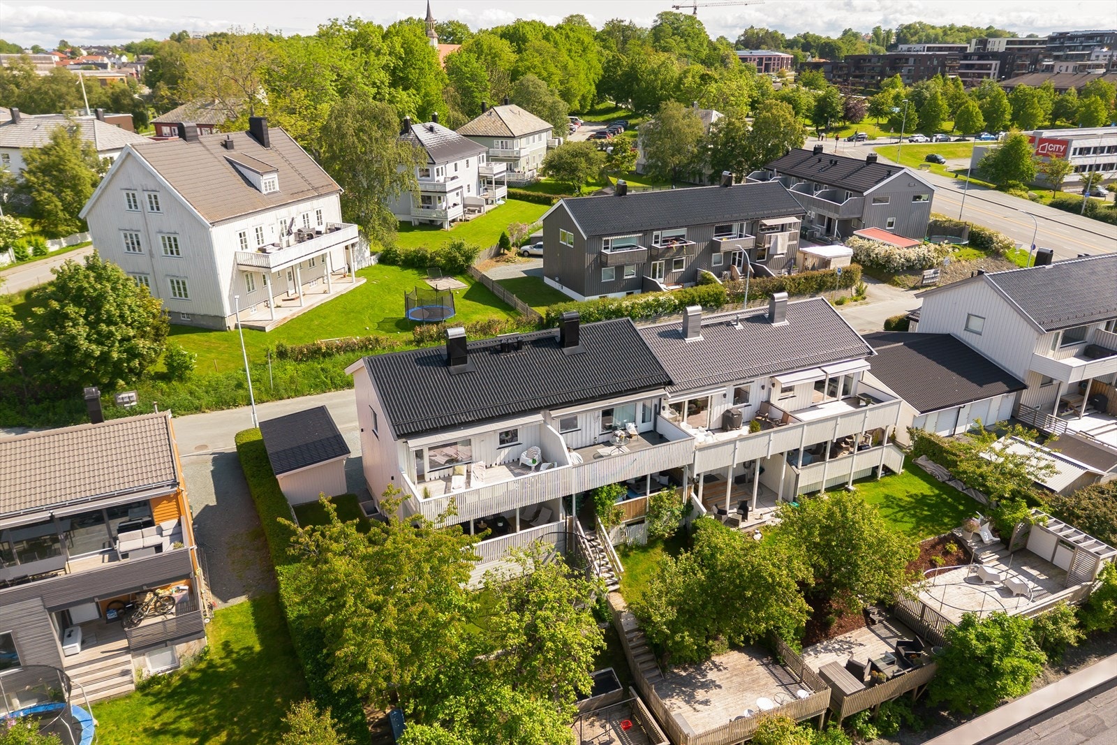 Dette er boligen for deg som ønsker å bo sentralt med nærhet til alt du trenger i hverdagen, samtidig som du er tilbaketrukket fra bykjernen Galleribilde