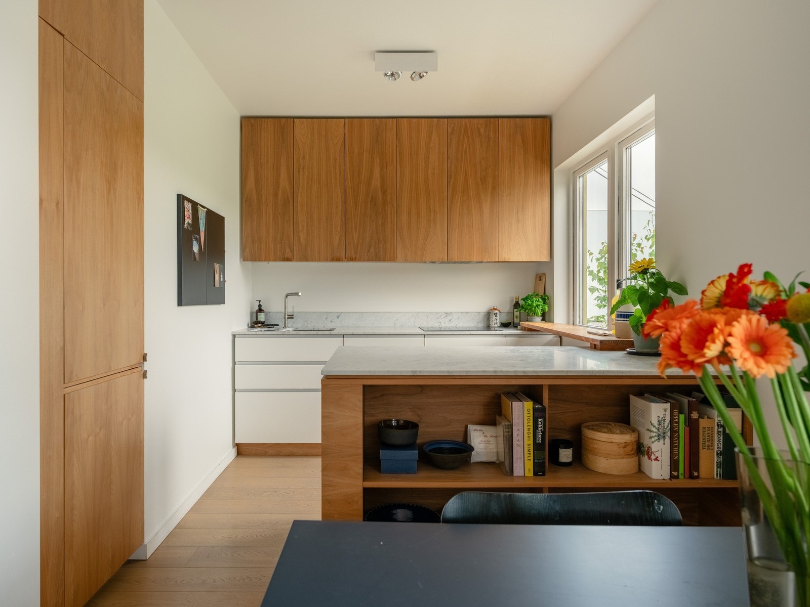 Velkommen til Vøyensvingen 11A og denne flotte toppleiligheten! Foto: Alexander Granlie | @boliggram Galleribilde