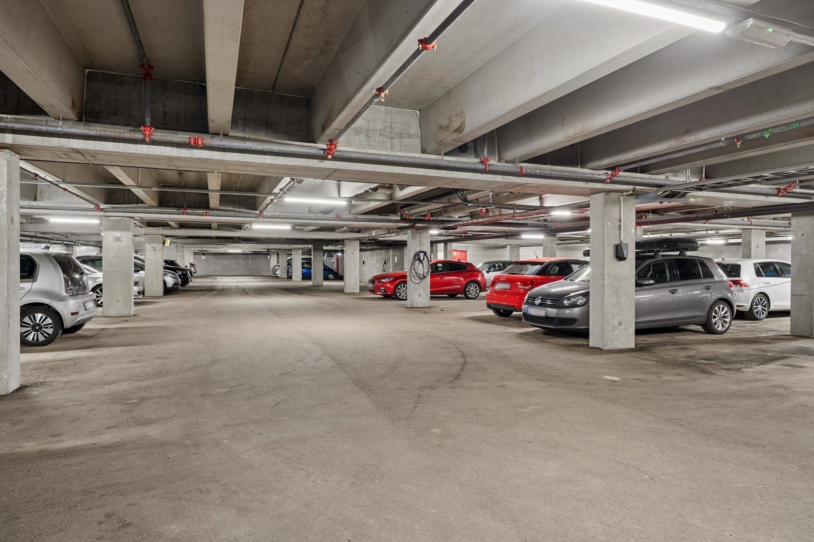 Det medfølger en fast biloppstillingsplass og en bod i felles garasjekjeller. Galleribilde