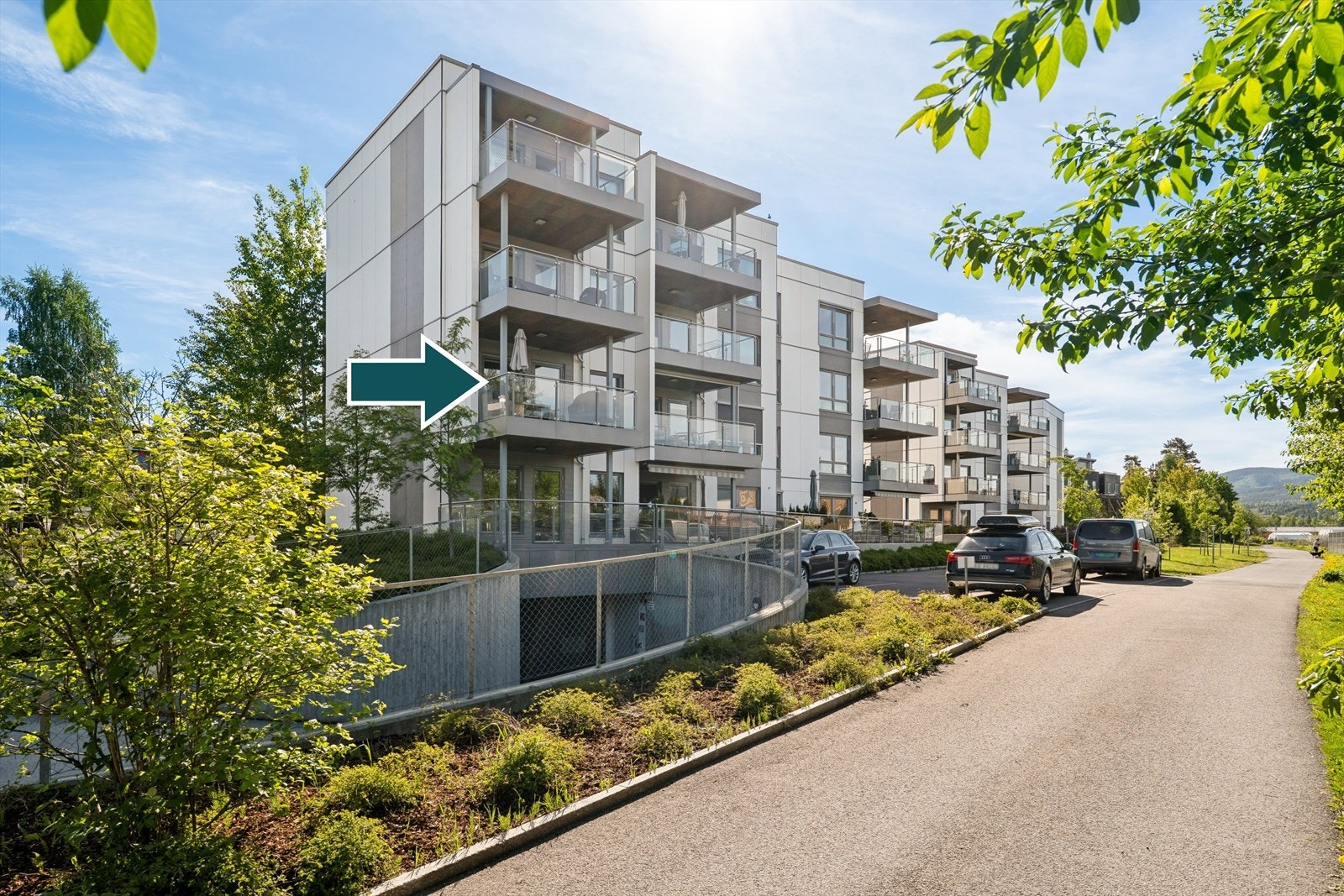 DNB Eiendom v/ Christine Sjødal har gleden av å presentere Sementveien 59! Innbydende og moderne 2-roms selveier leilighet med attraktiv beliggenhet på Loesmoen. Garasjeplass & bod parkeringskjeller. Galleribilde