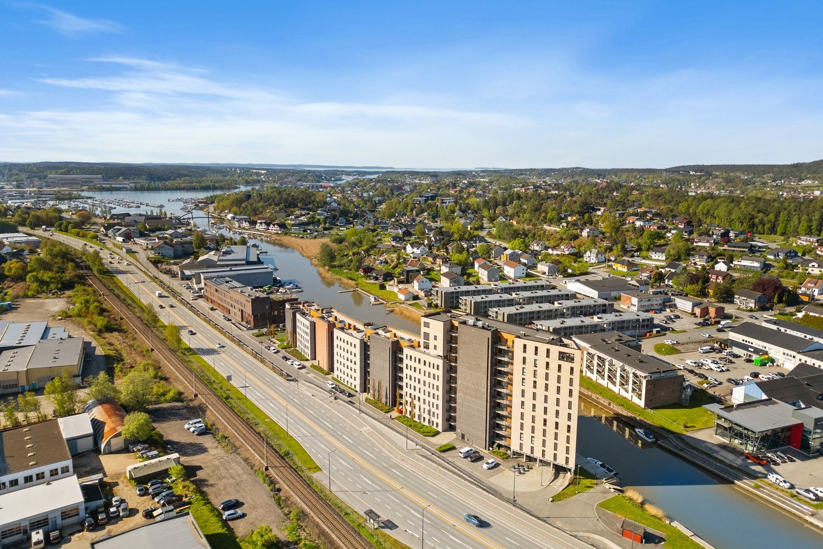 Fredrikstad sentrum og Gamlebyen er lett tilgjengelig med bil, buss eller sykkel. Galleribilde