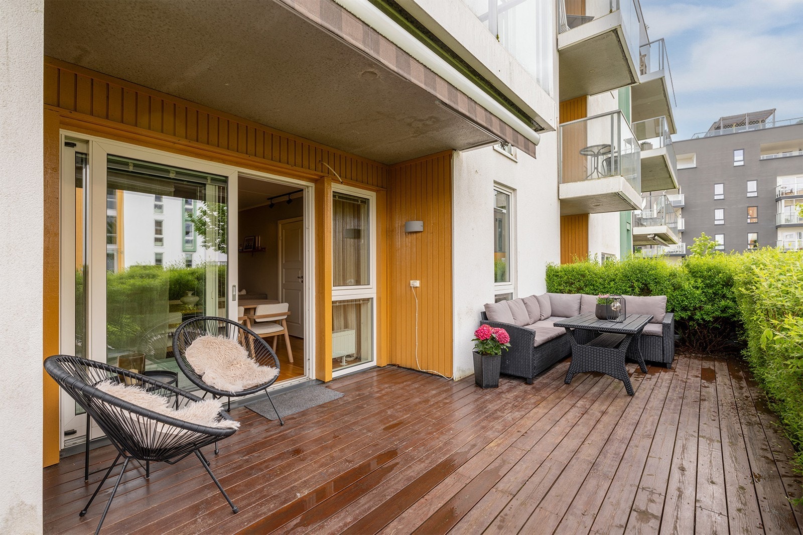 Lekker og moderne 3-roms selveier fra 2014 med terrasse på 26 m² og garasjeplass m/lader. Galleribilde