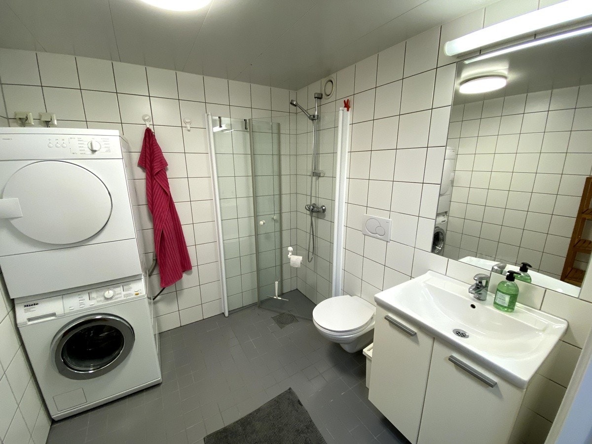Romslig moderne bad Galleribilde