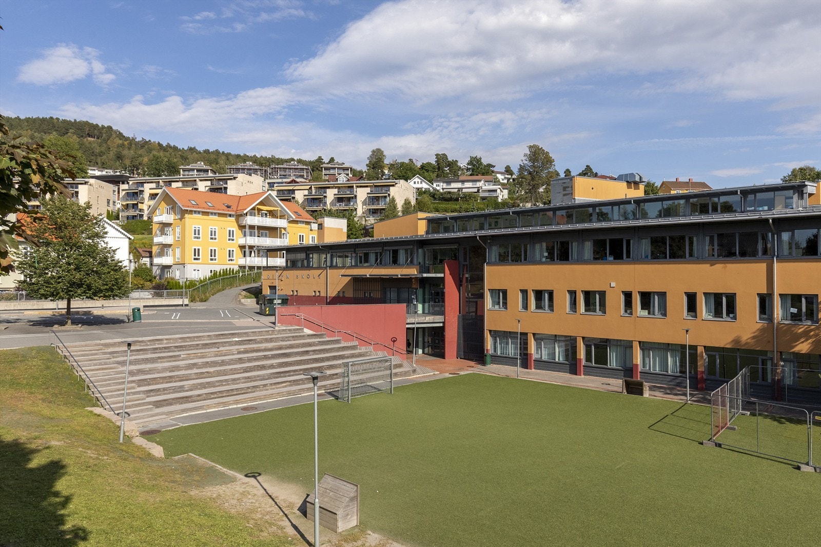 Disen skole Galleribilde