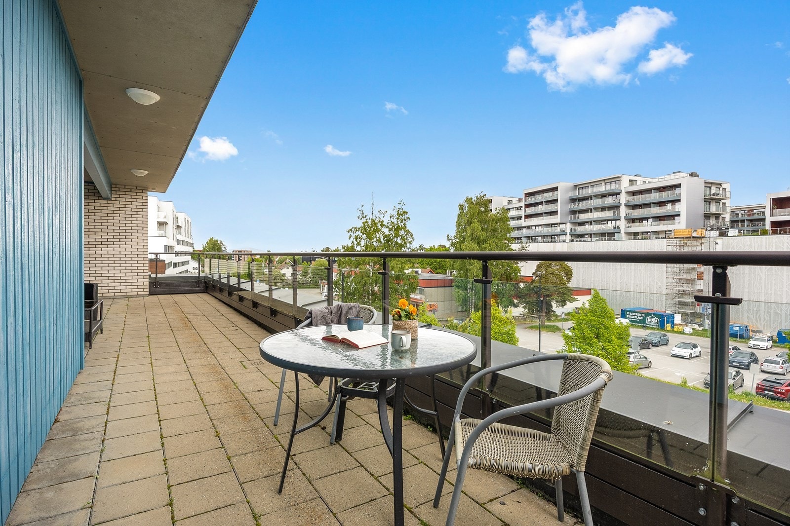 Borettslaget har felles terrasse med utsikt mot sentrum. Galleribilde