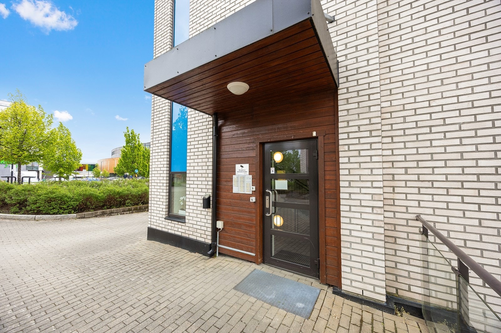 Du ønskes velkommen inn via felles inngangsparti! Galleribilde