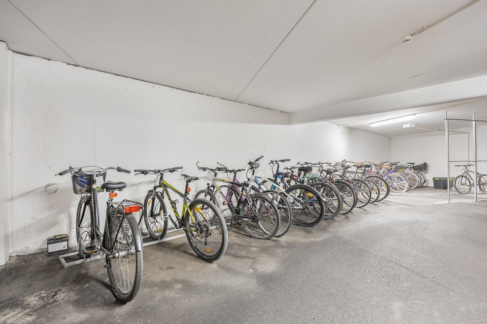 I garasjeanlegget er det felles sykkelparkering for beboerne. Galleribilde