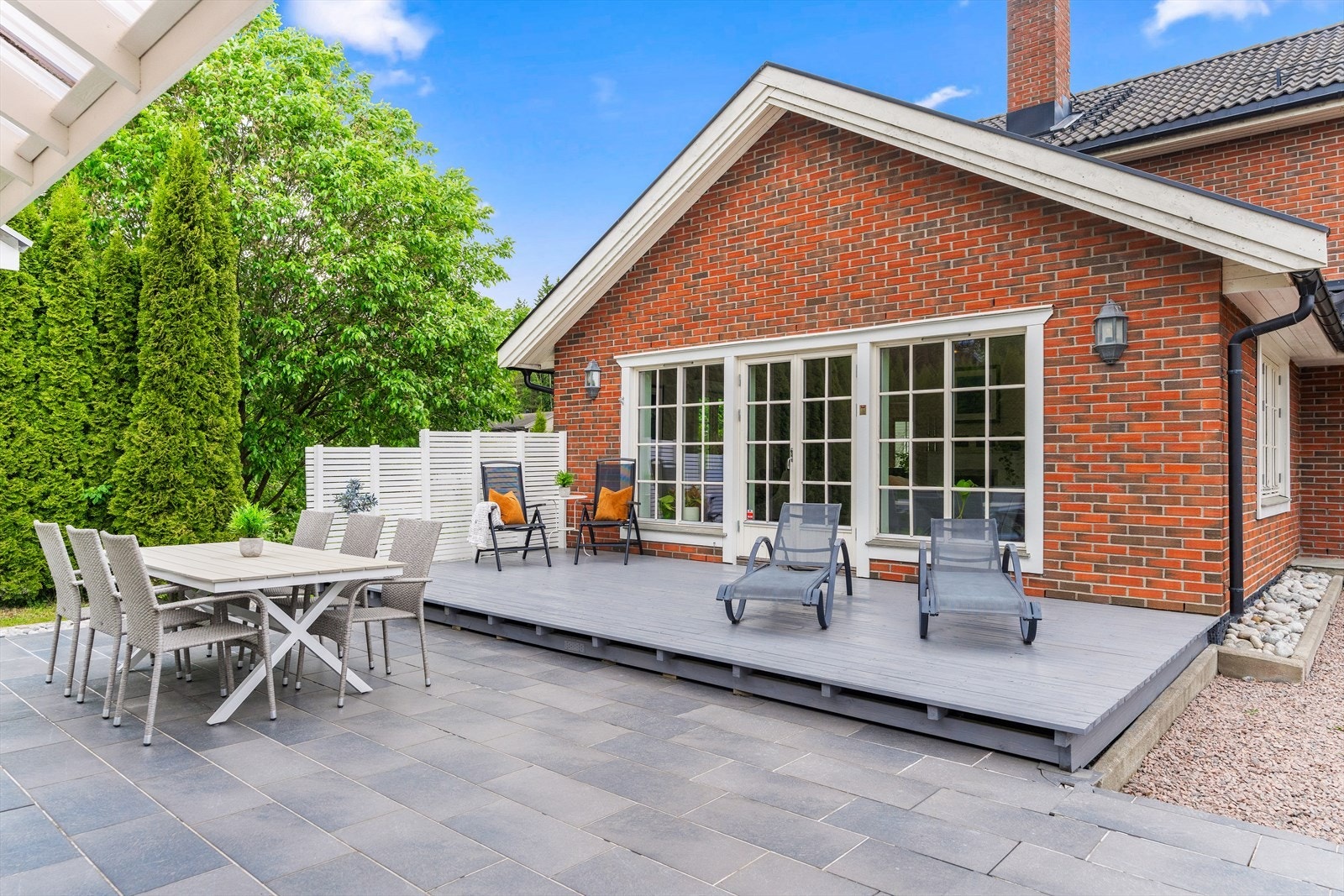 Det er utgang til terrasse på 21,6 m². Galleribilde