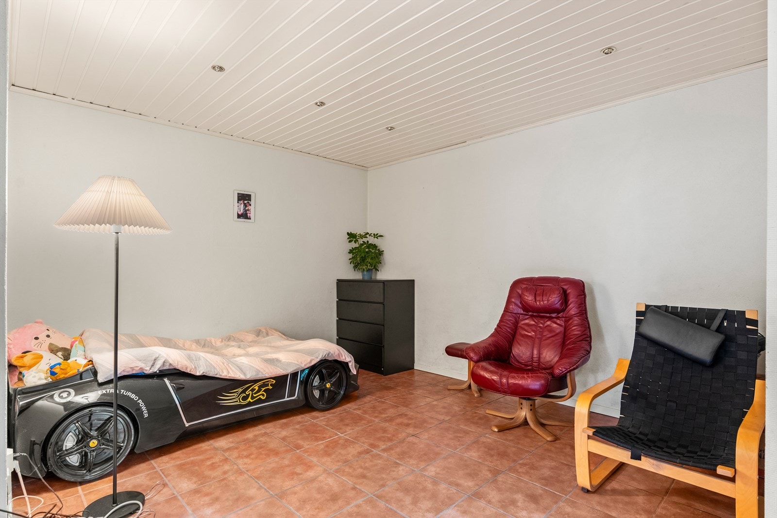 Huset har en godkjent utleiedel på ca 49 kvm. Denne leies ut for 10.100 kr av nåværende eiere. Galleribilde