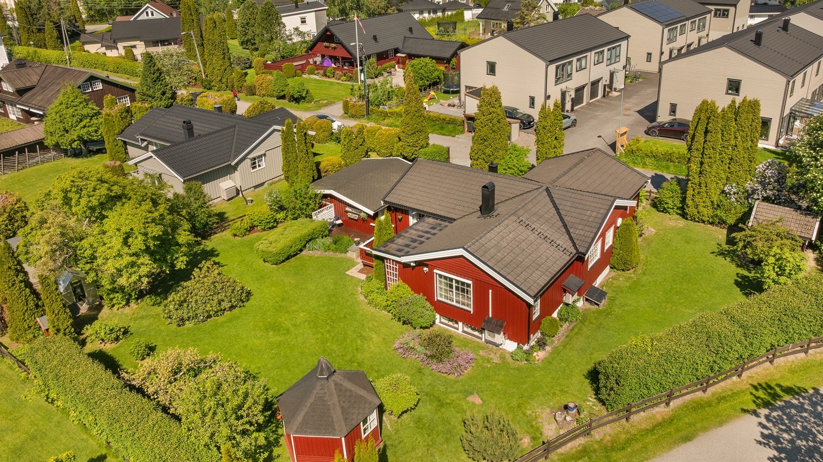 Usjenert og fint hage Galleribilde