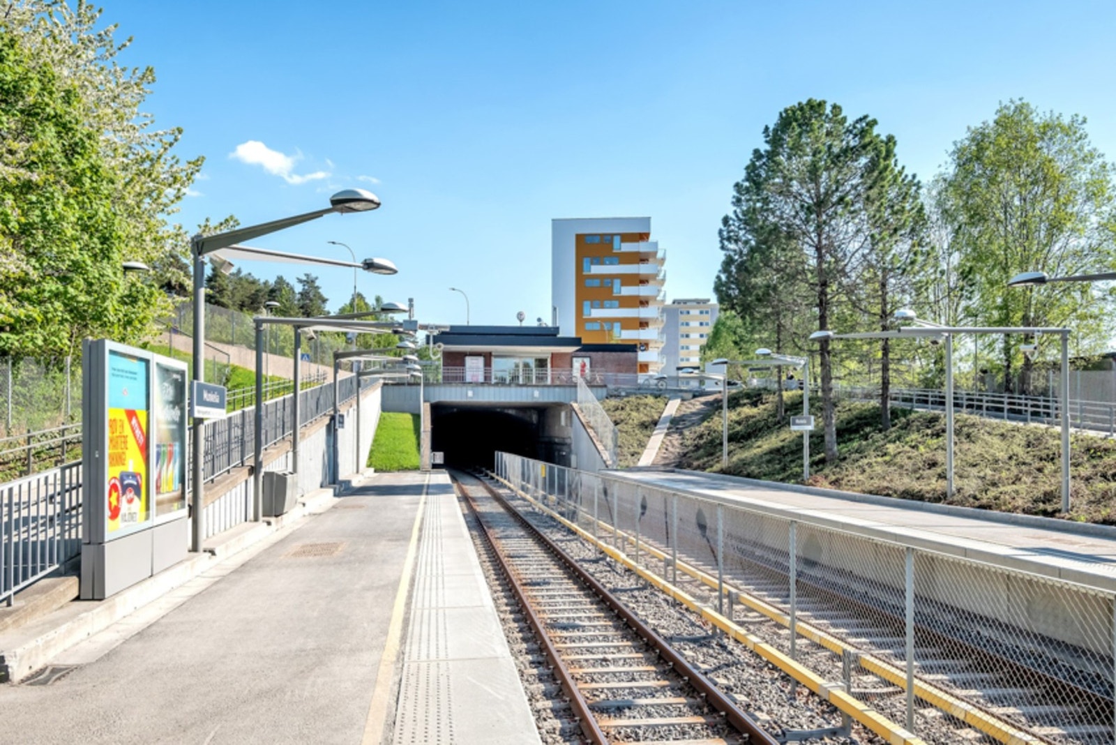 Munkelia t-bane ligger 2 minutter unna. Ettersom det er nest siste stasjon får du som regel sitteplass. Galleribilde