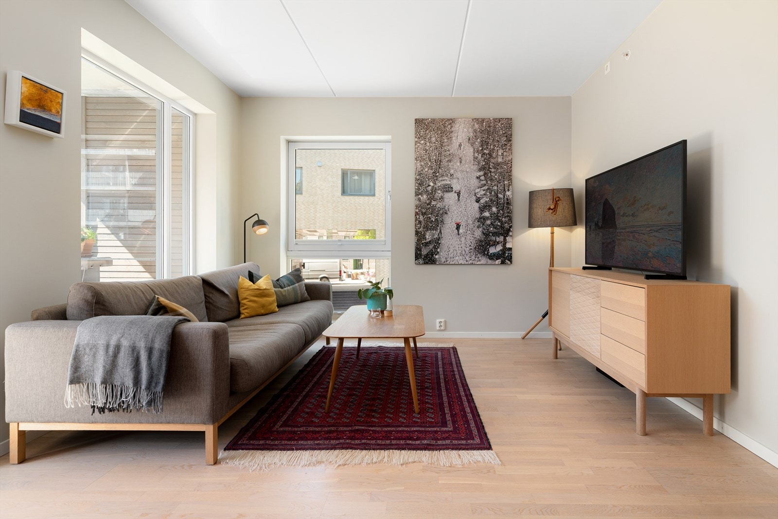 Stuen er enkel å møblere etter eget ønske. Galleribilde