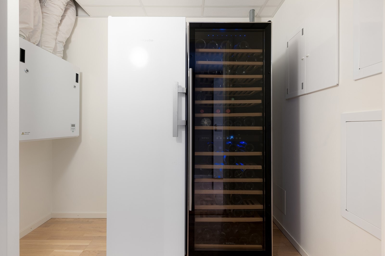 Svært praktisk bod med flere oppbevaringsmuligheter. Galleribilde