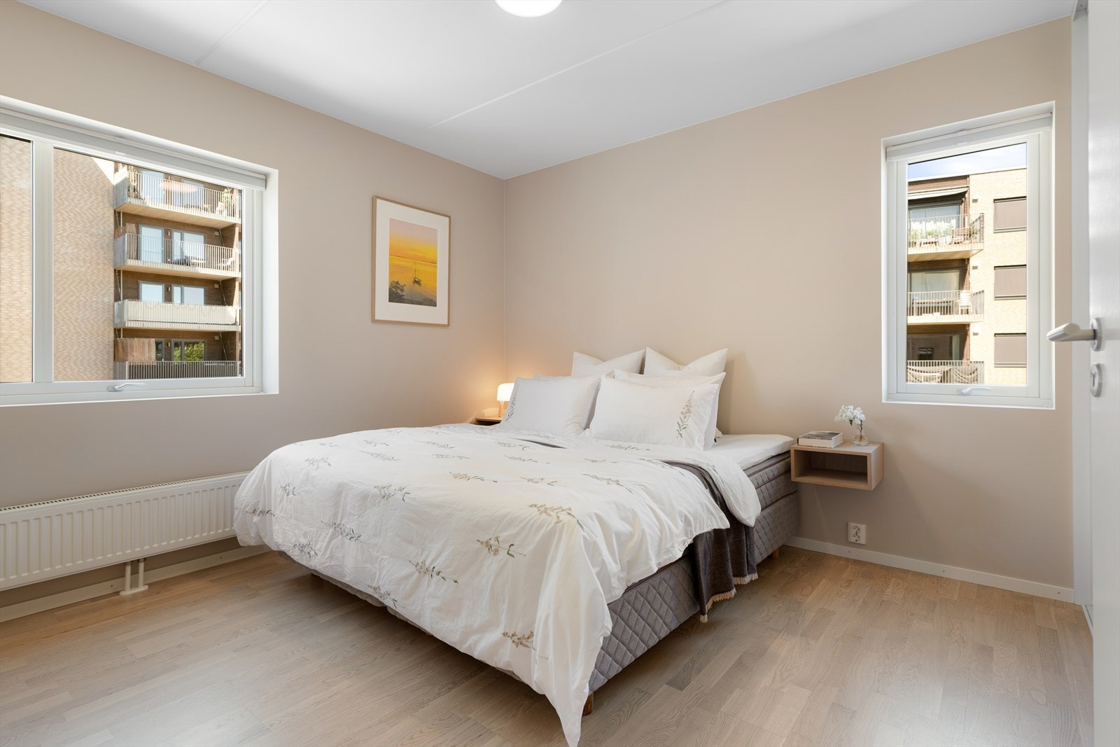 Taklys med dimmer ble montert i soverommene i 2024. Galleribilde