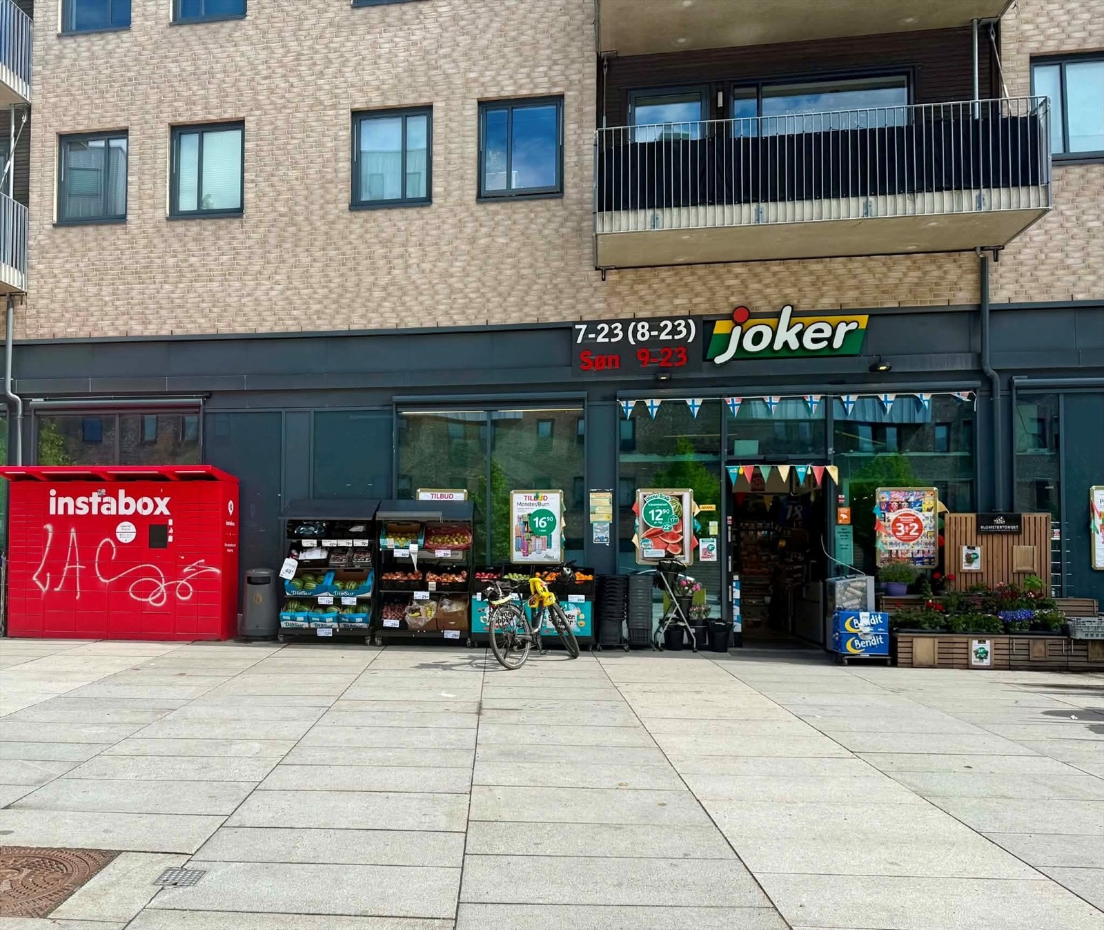 Joker er søndagsåpnet og ligger rett utenfor døren omtrent Galleribilde