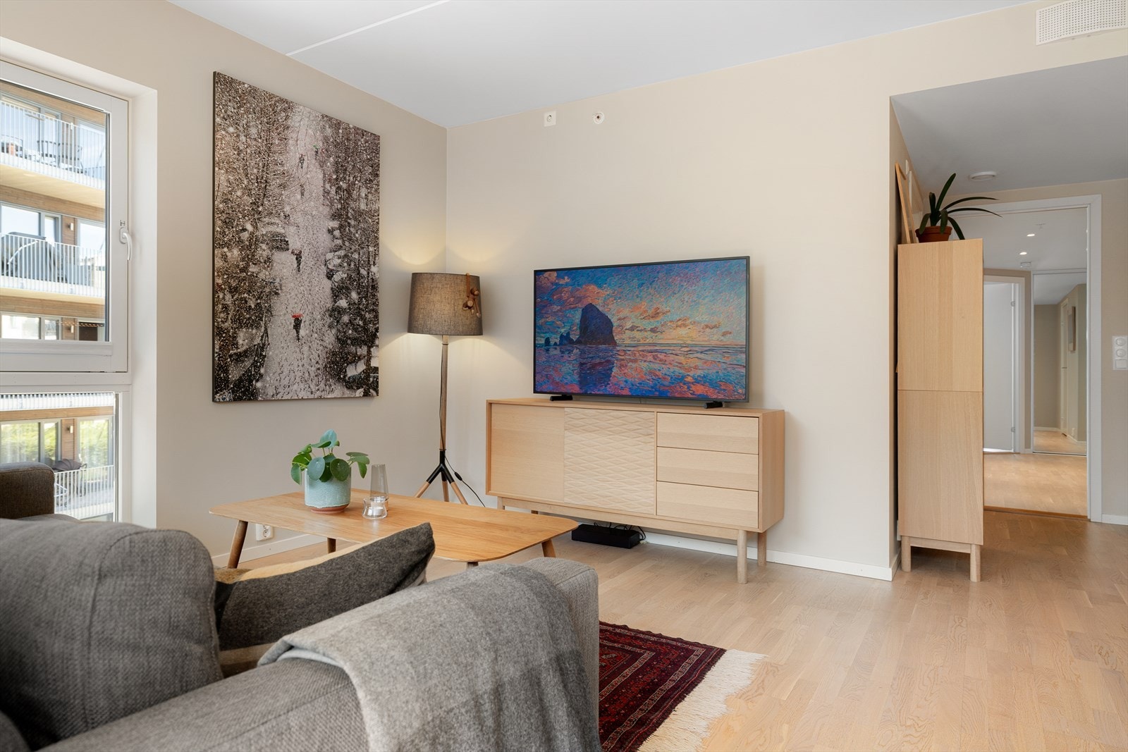 Vinduer med trerammer og isolerglass fra byggeåret 2017. Galleribilde