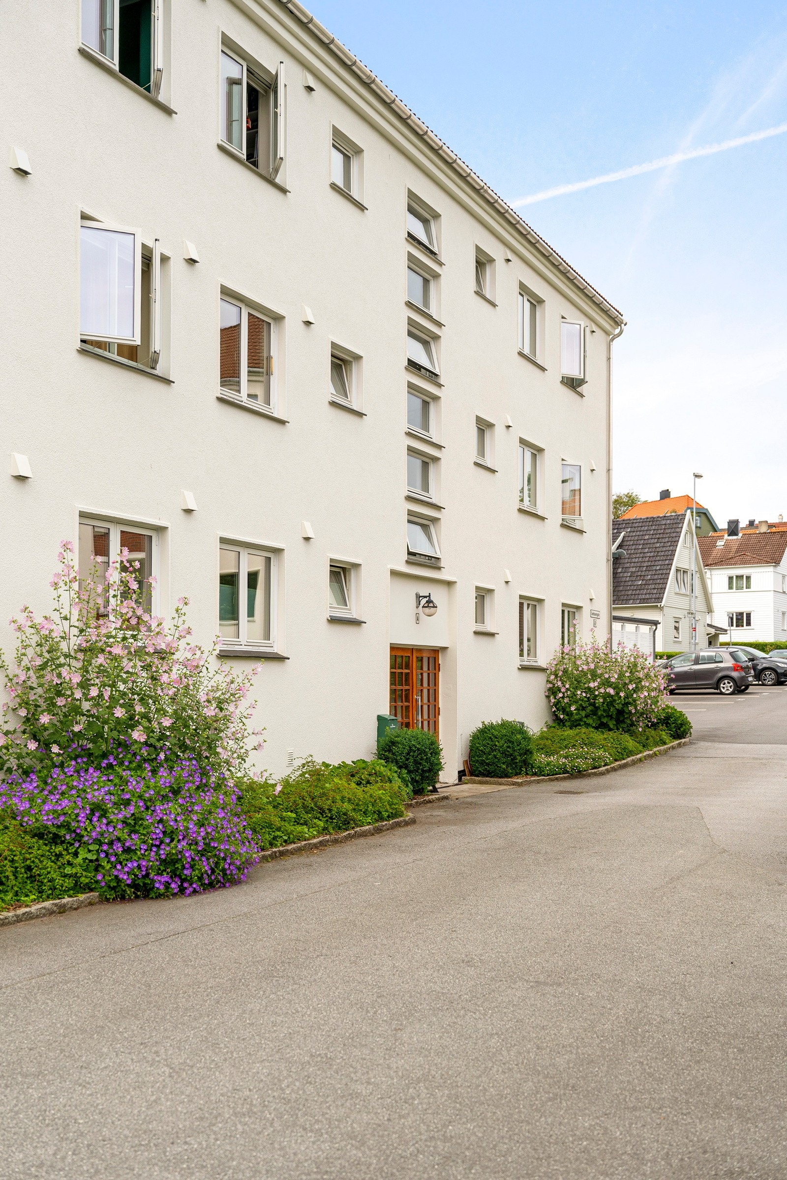 Borettslaget har et svært godt naboskap, hvor folk hilser på hverandre og dugnadene er like mye sosiale treffpunkter som arbeid. Dette er et sted det er lett å føle seg hjemme. Galleribilde