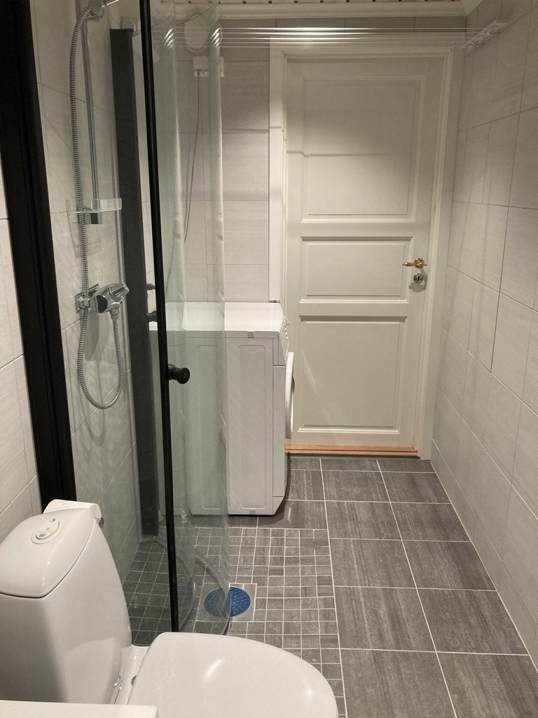 Dusjvegger som foldes inn. Galleribilde