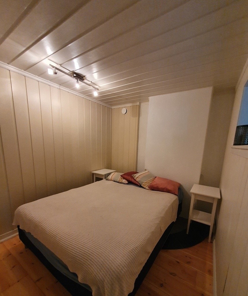 Sovealkove med dobbeltseng. Galleribilde