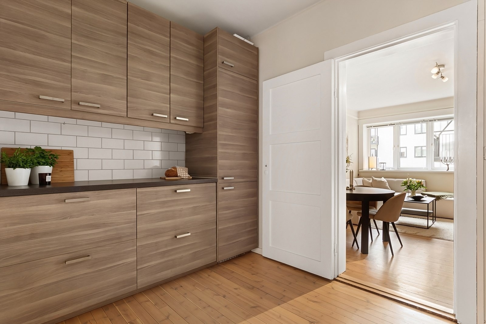 Moderne IKEA kjøkken. Galleribilde