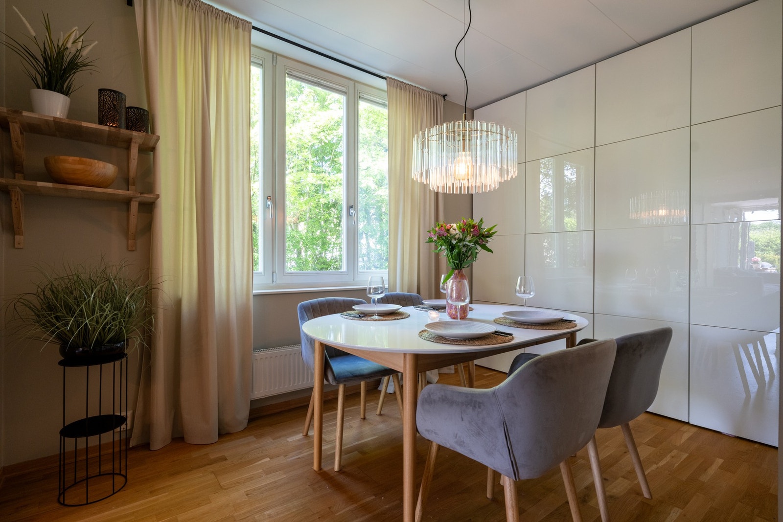 God plass til langbord. Galleribilde