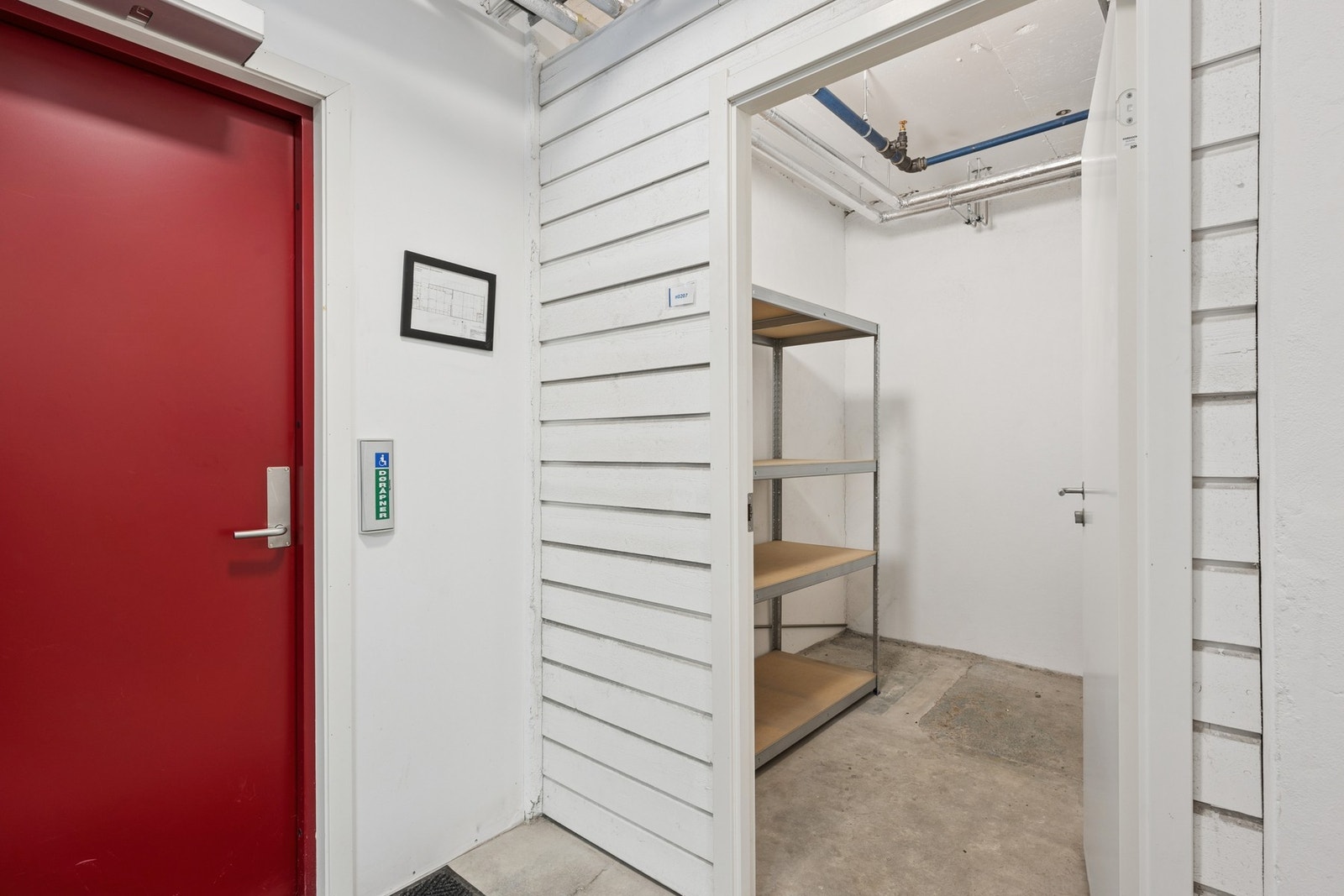 I tillegg disponerer leiligheten en ekstern sportsbod for ekstra lagring. Galleribilde