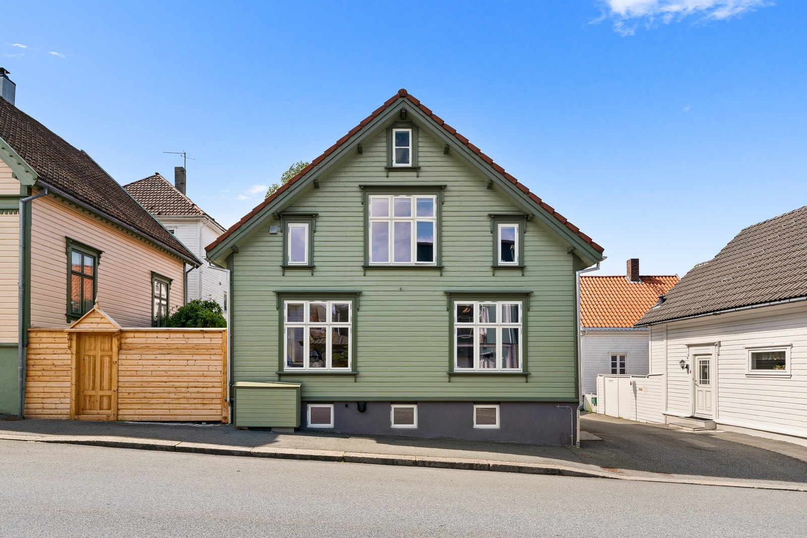 Velkommen til nydelige Normanns gate 25. Galleribilde