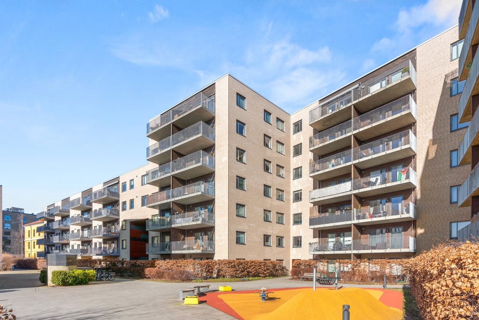 Felles uteareal/inngangtil oppgang 51 Galleribilde