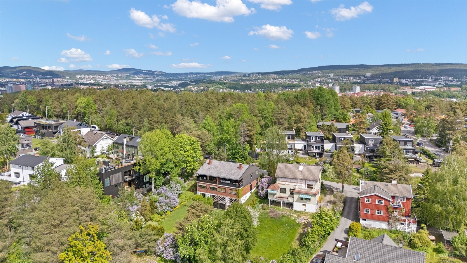 Eiendommen ligger i et attraktivt og trafikkskjermet villaområde på Brannfjell. Galleribilde