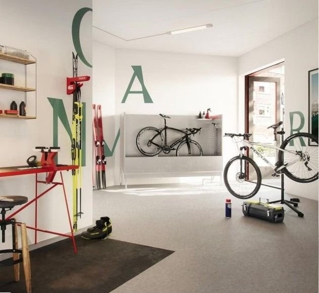 Sykkelverksted/smørebu får vaskekar til vask av sykler, stativ til sykkel reparasjon og smørebenk til ski- prepping. Ferdigstilles i byggetrinn 2. Galleribilde