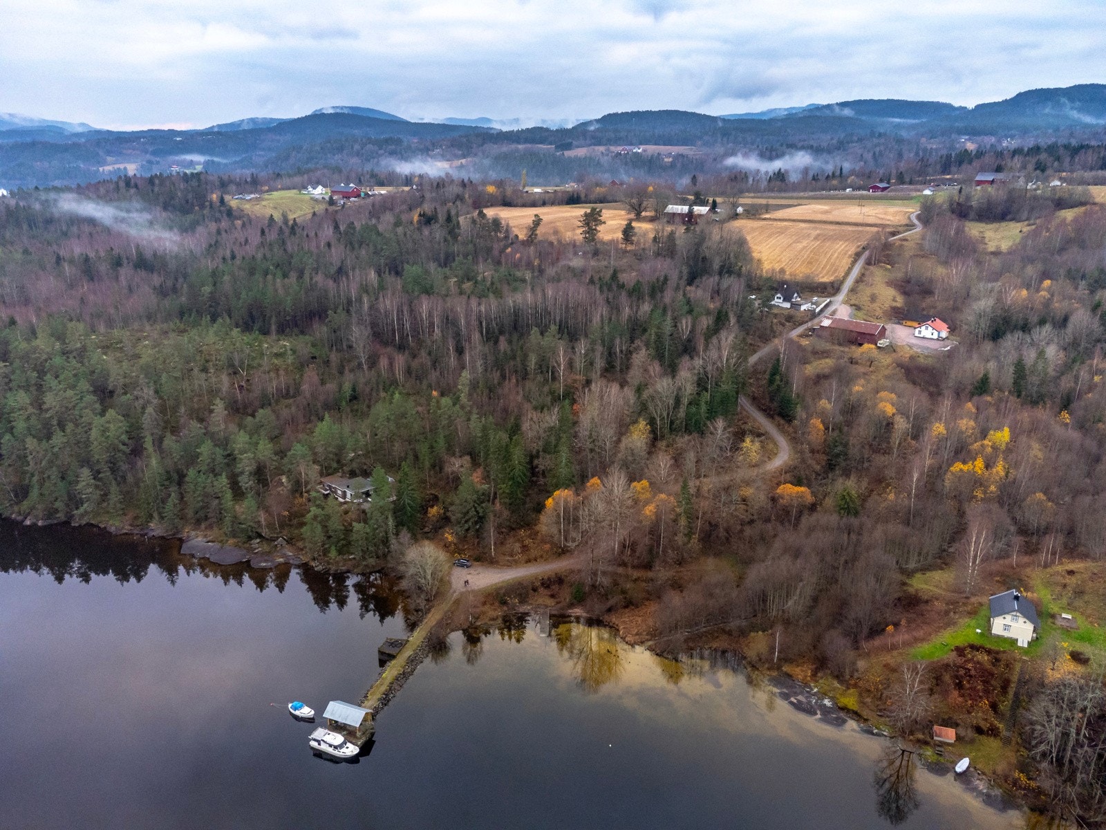 Eiendommen ligger i vakre omgivelser! Galleribilde