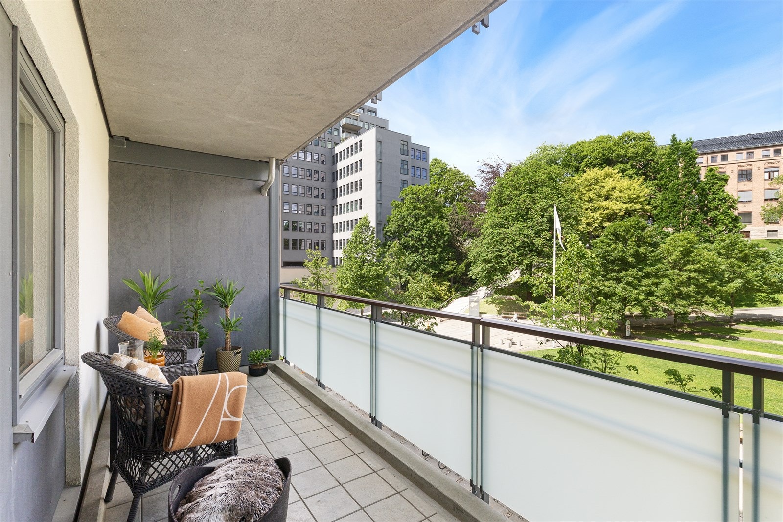 Her er det plass til sittegrupper, grill og beplantning. Galleribilde