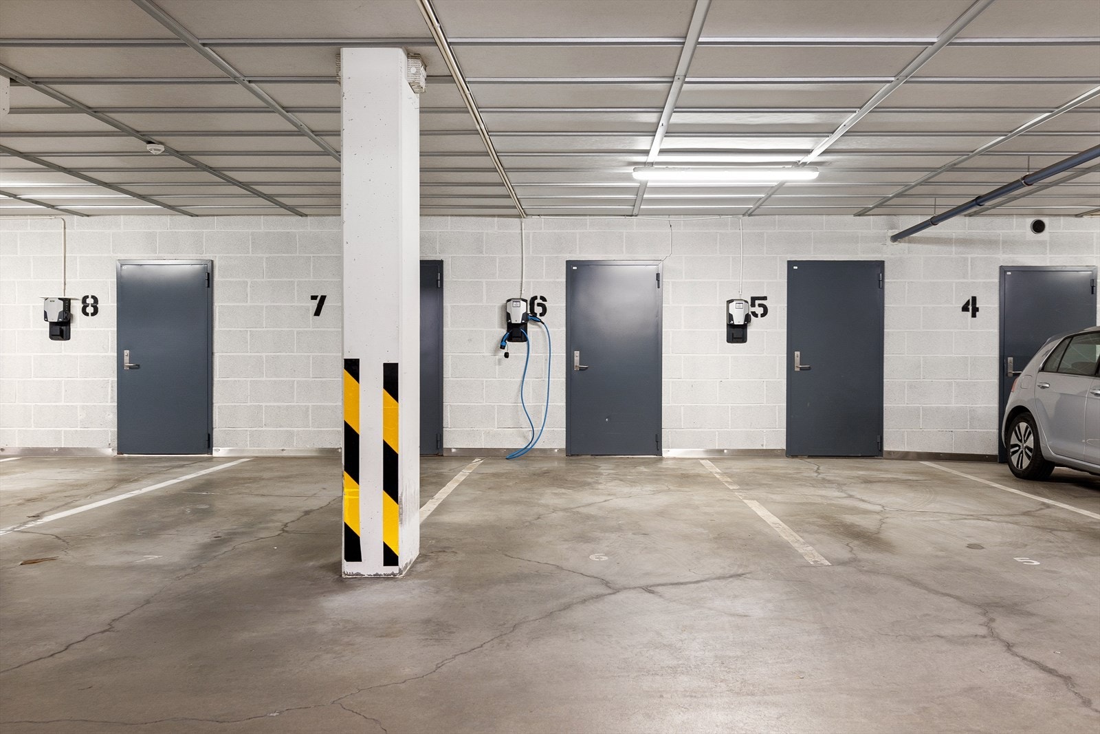 Ved ledighet er det mulighet for privat leie/kjøp av parkeringsplass. Galleribilde