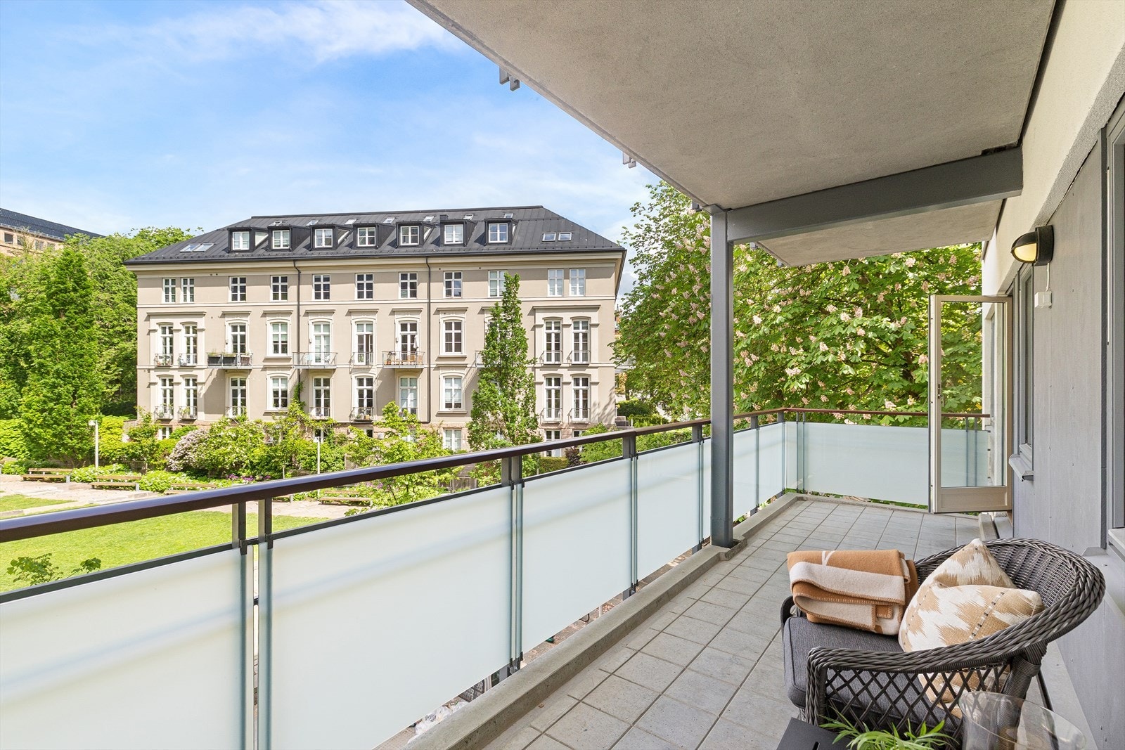 En strøken, moderne og gjennomført 3-roms hjørneleilighet i attraktive Pilestredet Park. Galleribilde